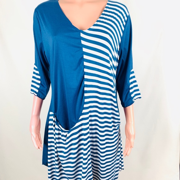 Aster By Firmiana Tunic with Pocket - Picture 2 of 8